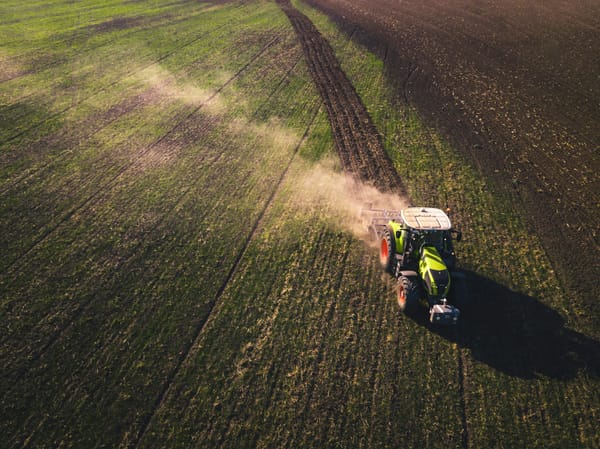 Os 7 erros nos contratos de crédito rural que custam a fazenda do produtor (e como blindar antes de assinar em 2026)